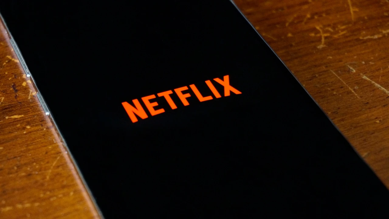 Netflix começa a notificar usuários que compartilham contas no Brasil